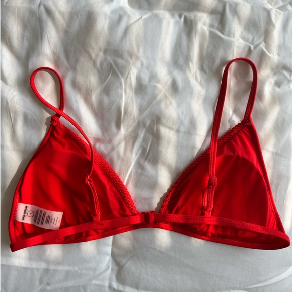 Good American Always Fits Bikini Top in Red - Picture 5 of 6